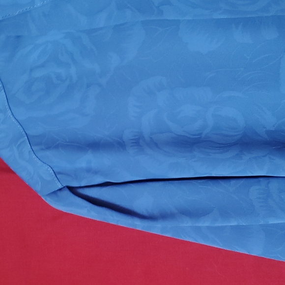 Blue Blouse with Roses - Picture 5 of 10